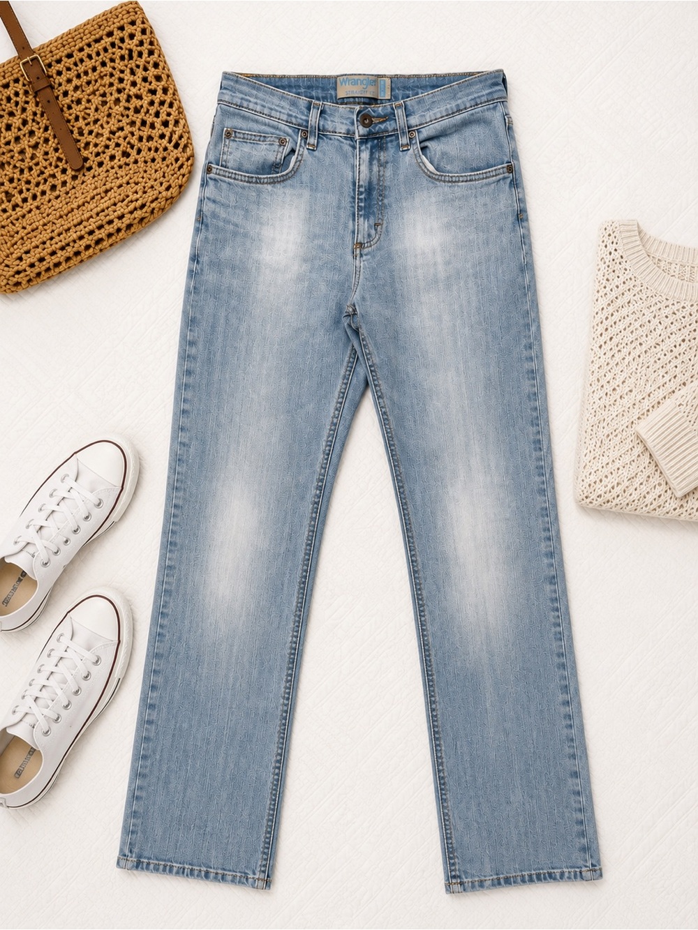 Wrangler Women’s Straight Fit Flex Jeans Light Wash – Approx Size 10
